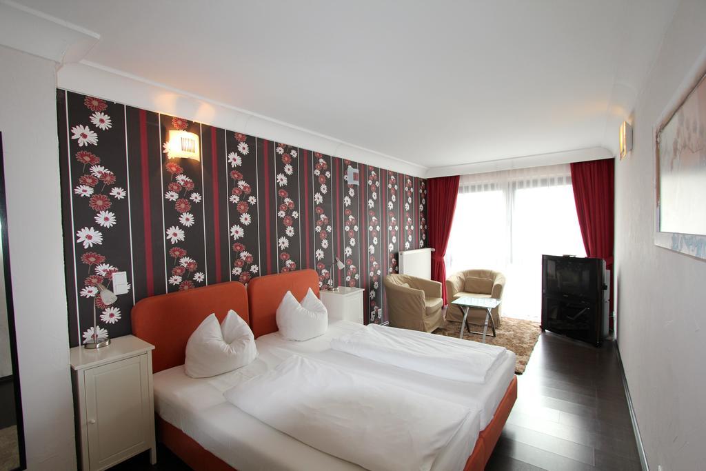Apartmenthaus Alt Graz Дюселдорф Стая снимка